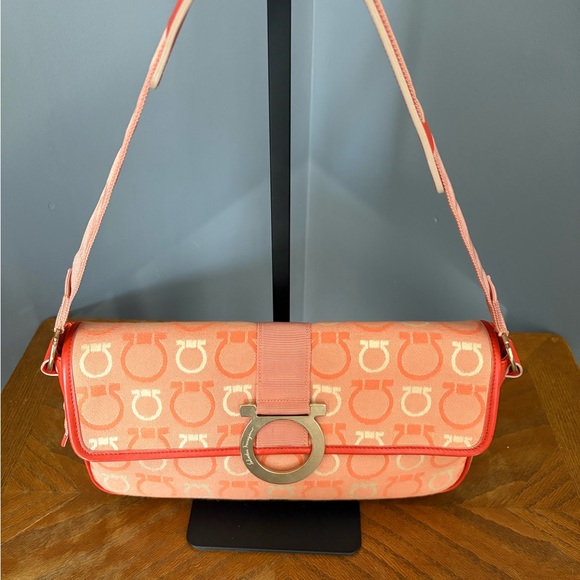 Salvatore Ferragamo Gancini Shoulder Bag NWT and COA - Picture 5 of 10